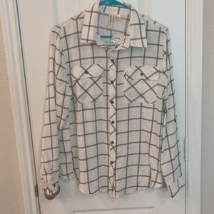 NWT Ms. Bella D Women's Medium Black and White Long Sleeve Button down shirt